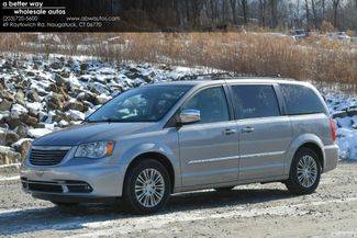 2015 Chrysler Town and Country Touring-L FWD photo