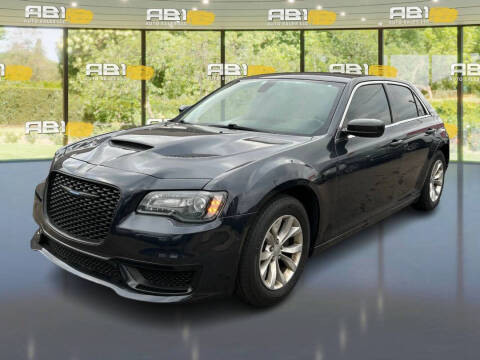 2018 Chrysler 300 Touring RWD photo