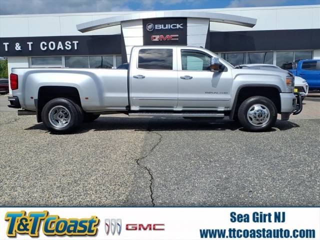2018 GMC Sierra 3500HD Denali 4WD photo