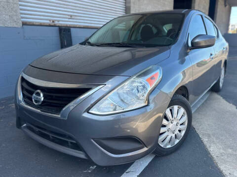 2018 Nissan Versa SV FWD photo