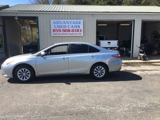 2016 Toyota Camry LE FWD photo