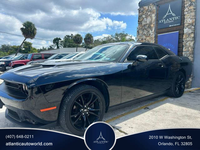 2018 Dodge Challenger SXT RWD photo