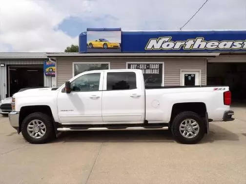 2018 Chevrolet Silverado 2500HD LT 4WD photo