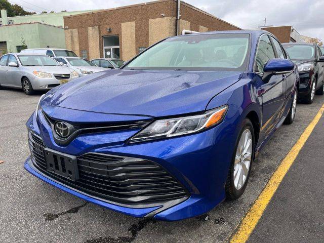 2018 Toyota Camry LE FWD photo