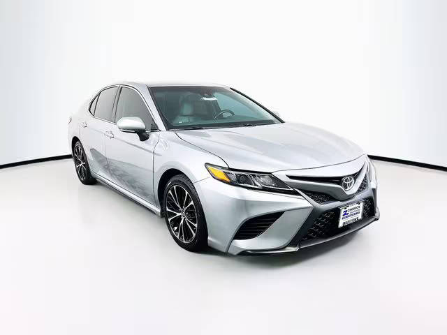 2018 Toyota Camry SE FWD photo