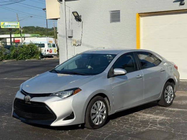 2018 Toyota Corolla LE FWD photo