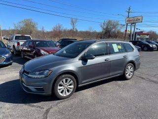 2018 Volkswagen Golf SportWagen S AWD photo