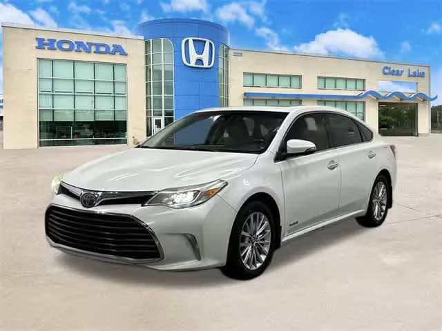 2018 Toyota Avalon Hybrid Limited FWD photo