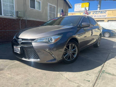 2017 Toyota Camry SE FWD photo