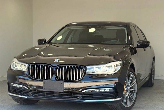 2018 BMW 7 Series 740i RWD photo