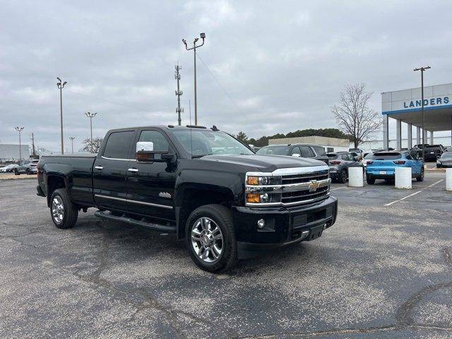 2018 Chevrolet Silverado 2500HD High Country 4WD photo