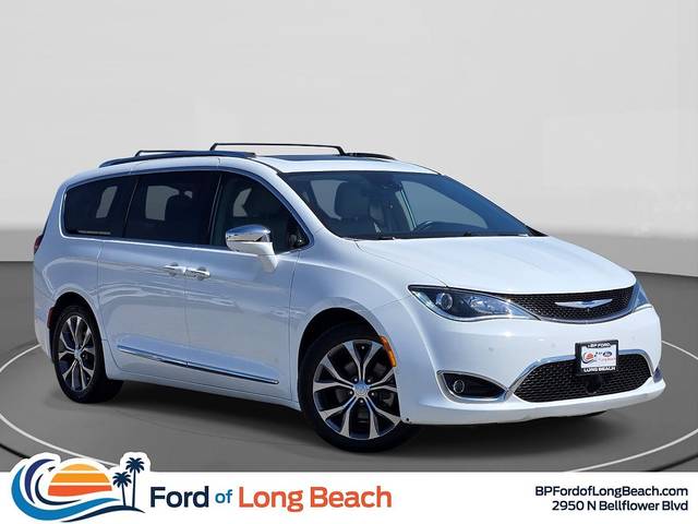2018 Chrysler Pacifica Minivan Limited FWD photo