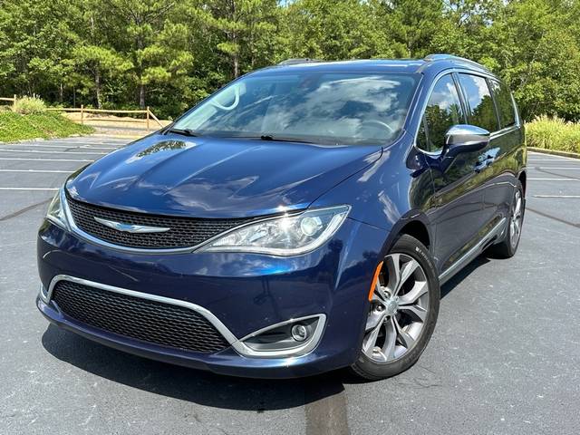 2018 Chrysler Pacifica Minivan Limited FWD photo