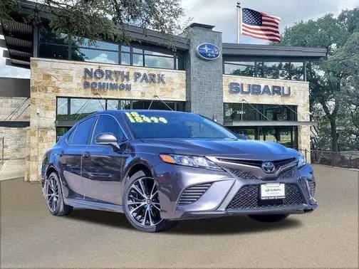 2018 Toyota Camry SE FWD photo