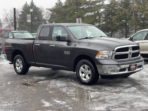 2017 Ram 1500 SLT 4WD photo