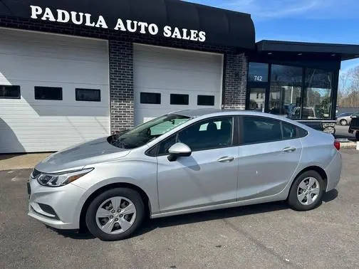 2018 Chevrolet Cruze LS FWD photo