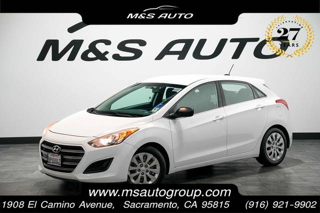 2017 Hyundai Elantra GT FWD photo