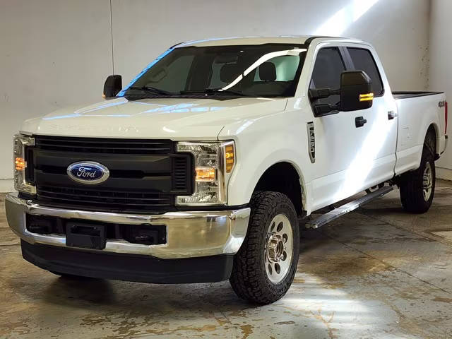 2018 Ford F-250 Super Duty XL 4WD photo