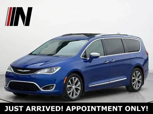 2018 Chrysler Pacifica Minivan Limited FWD photo