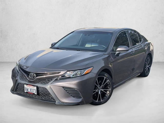 2018 Toyota Camry SE FWD photo