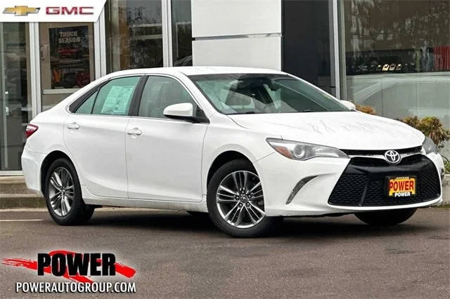 2017 Toyota Camry SE FWD photo