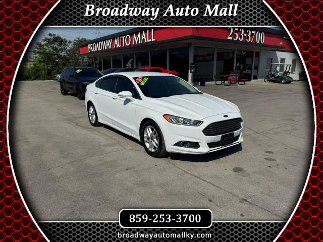 2016 Ford Fusion SE FWD photo