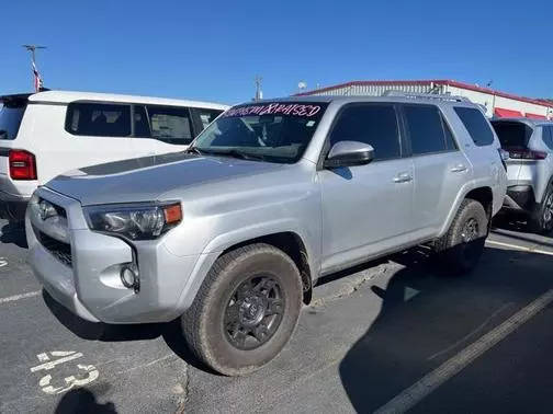 2018 Toyota 4Runner SR5 RWD photo