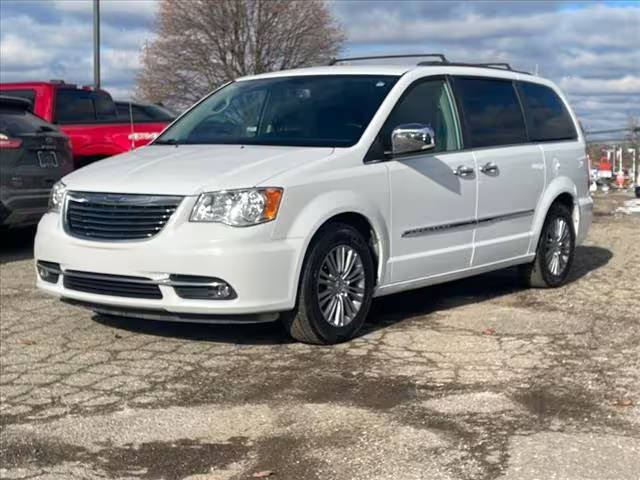 2016 Chrysler Town and Country Touring-L FWD photo