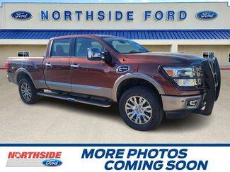 2018 Nissan Titan XD Platinum Reserve 4WD photo