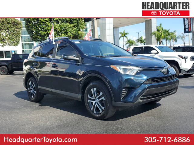 2018 Toyota RAV4 LE FWD photo