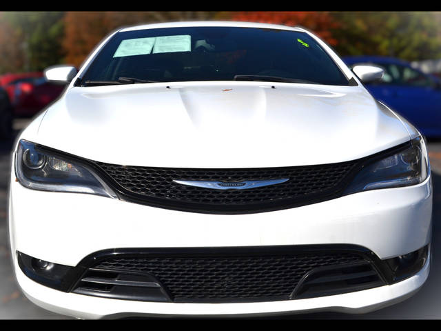 2015 Chrysler 200 S FWD photo