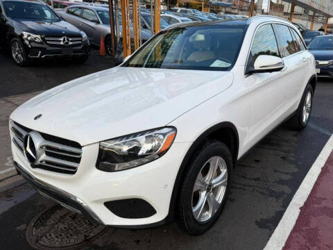 2018 Mercedes-Benz GLC-Class GLC 300 AWD photo