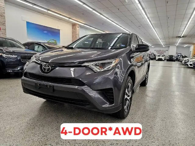 2018 Toyota RAV4 LE AWD photo