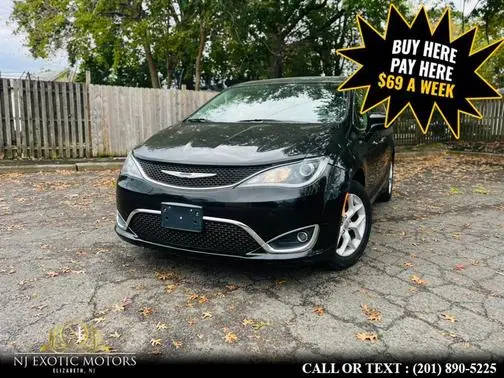 2018 Chrysler Pacifica Minivan Touring Plus FWD photo