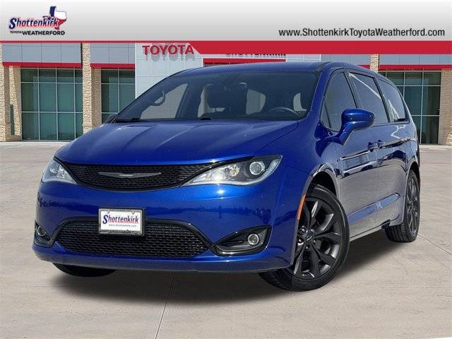 2018 Chrysler Pacifica Minivan Touring Plus FWD photo