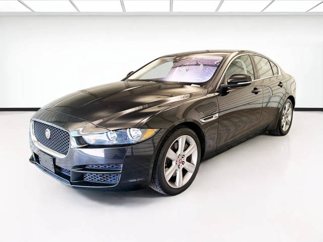 2017 Jaguar XE 25t Prestige RWD photo