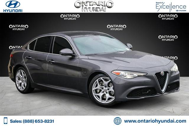 2018 Alfa Romeo Giulia Ti RWD photo