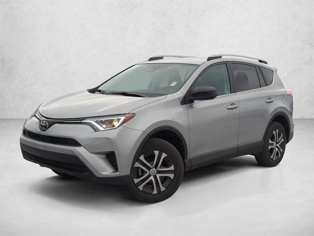 2018 Toyota RAV4 LE FWD photo
