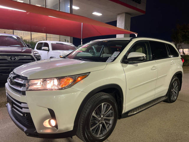 2017 Toyota Highlander XLE FWD photo