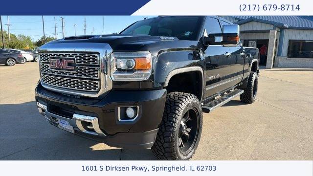 2018 GMC Sierra 2500HD Denali 4WD photo