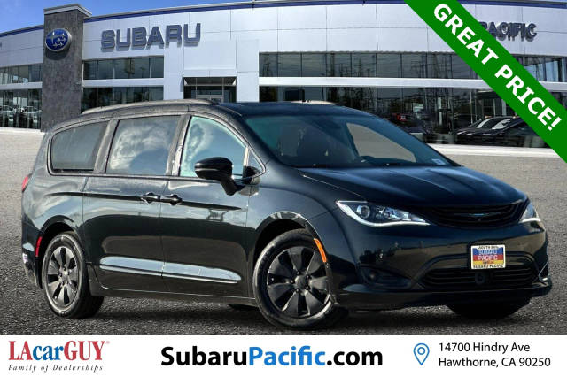 2018 Chrysler Pacifica Minivan Hybrid Limited FWD photo