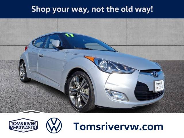 2017 Hyundai Veloster Value Edition FWD photo