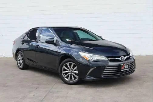 2016 Toyota Camry XLE FWD photo