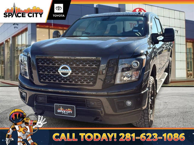 2018 Nissan Titan XD SV 4WD photo