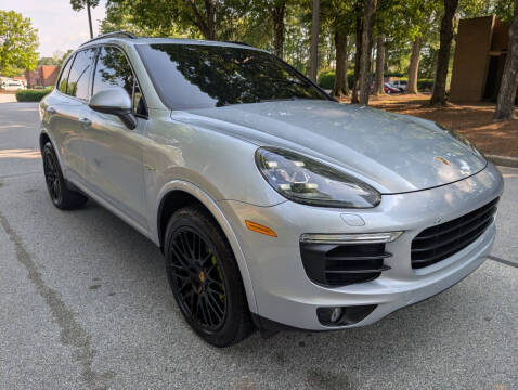 2018 Porsche Cayenne S Platinum Edition E-Hybrid AWD photo
