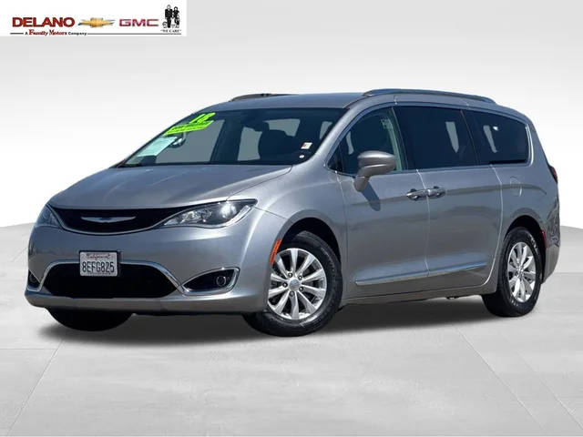 2018 Chrysler Pacifica Minivan Touring L Plus FWD photo