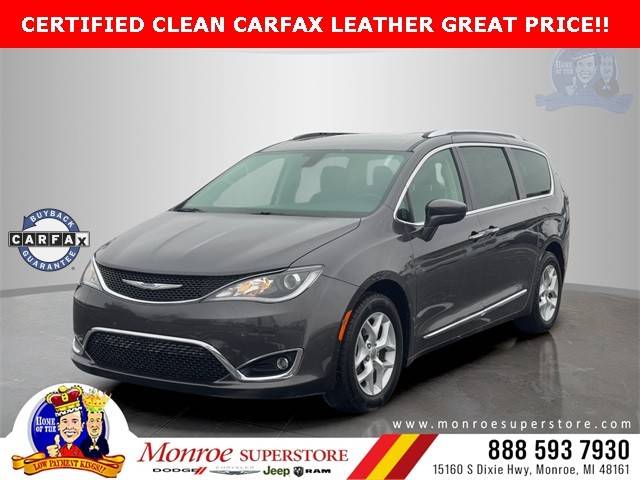 2018 Chrysler Pacifica Minivan Touring L FWD photo