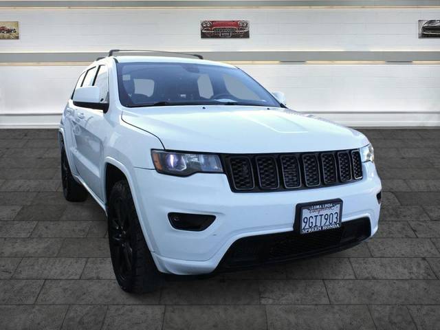 2018 Jeep Grand Cherokee Altitude 4WD photo