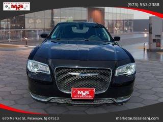 2018 Chrysler 300 Touring L AWD photo