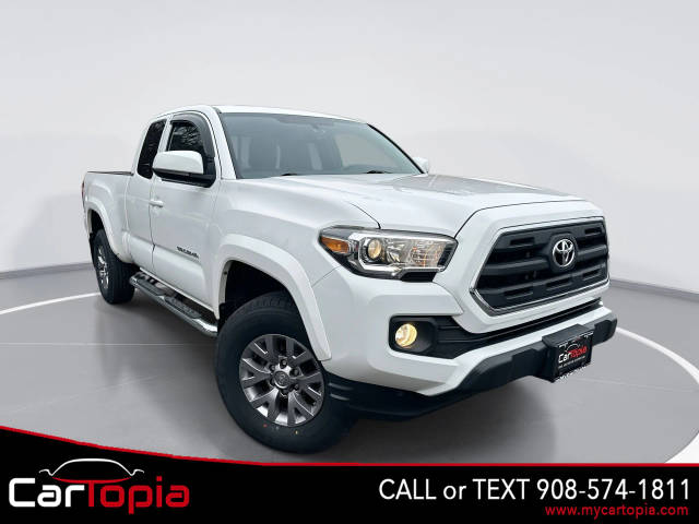 2017 Toyota Tacoma SR5 4WD photo